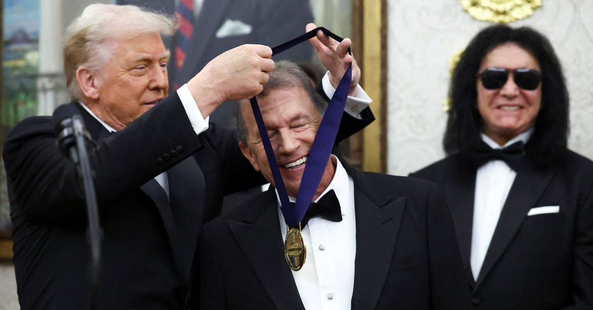 When a Million Fans Call You King: But a Single Moment Makes You Prove It