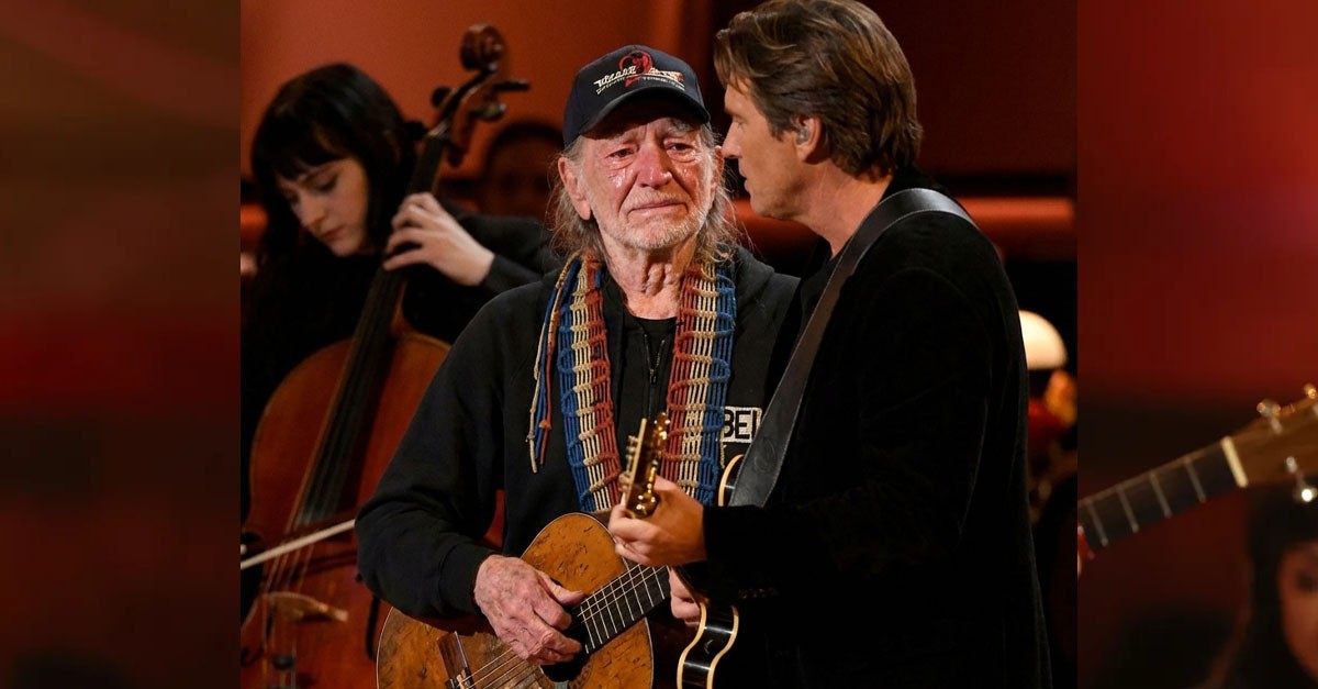 Oh my god, that's incredible: Lukas Nelson delivered a moving tribute to his 92-year-old father at the 2026 Grammy Awards.