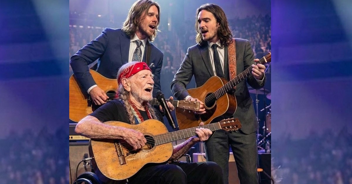 One Father, Two Sons, One Stage: A Moment That Froze Time Beneath the Stadium Lights