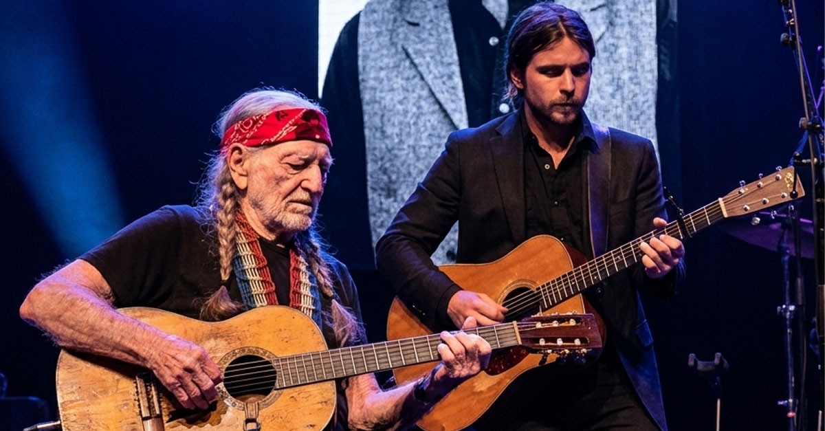 A Tearful Farewell: Willie and Lukas Nelson's Heartfelt Tribute to Chuck Norris