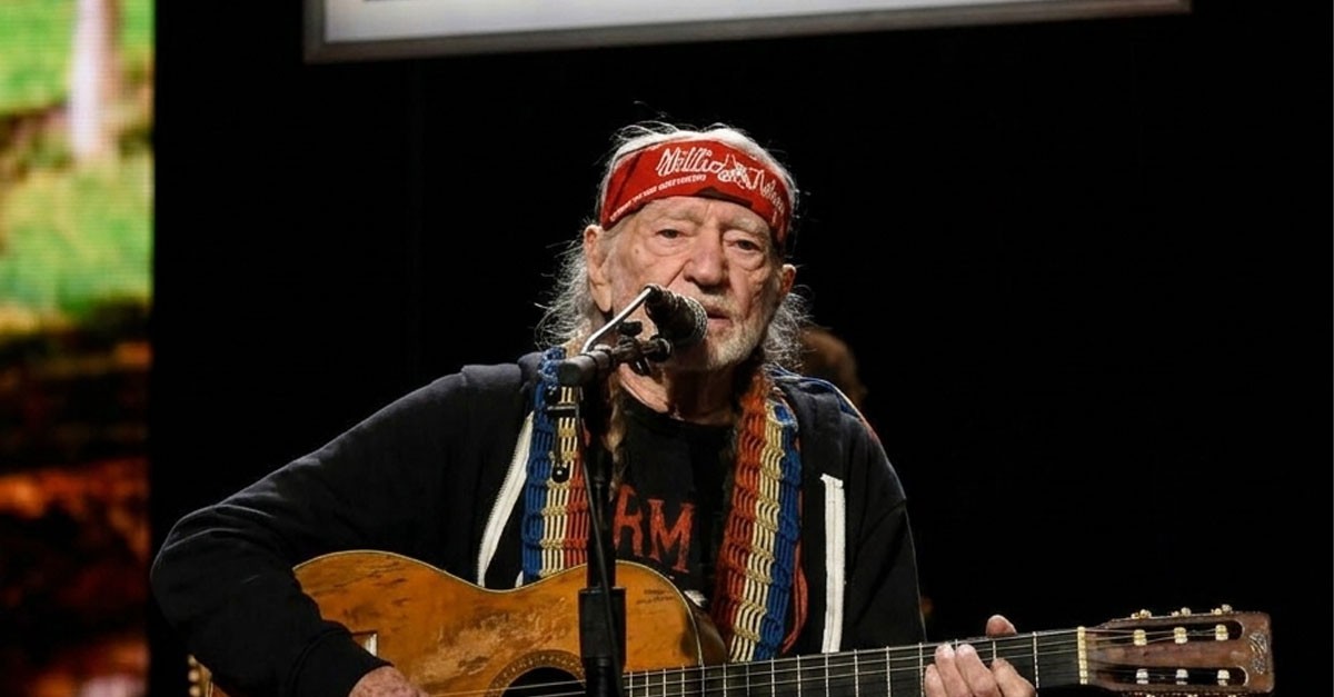 The Timeless Connection: Willie Nelson's Unforgettable 2026 Concert, The Power of Shared Memories