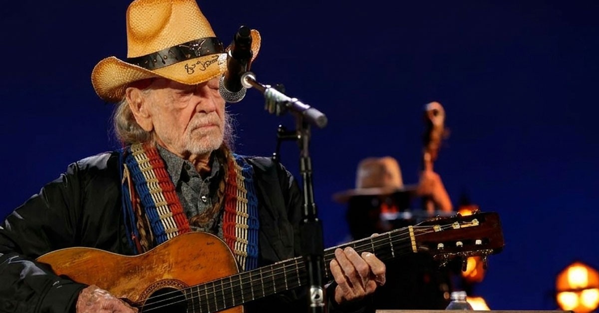 The Unreleased Tribute: Willie Nelson’s Heartfelt Song for June Lockhart, The Hidden Song