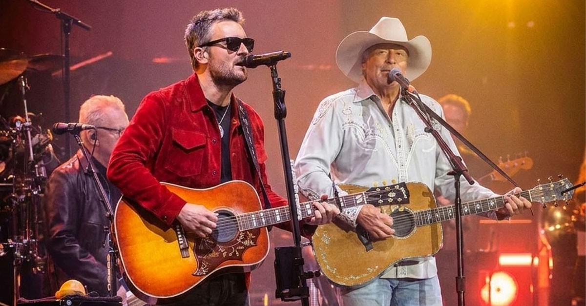 A Subdued Farewell: The Poignant Moment of Alan Jackson’s Last Concert, The Power of Quiet Tributes