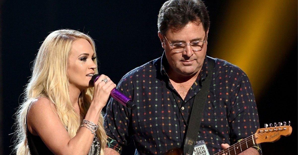 A Stage Set for Reverence: The Profound Resonance of Carrie Underwood and Vince Gill’s Rendition, A Hymn with a Rich Legacy