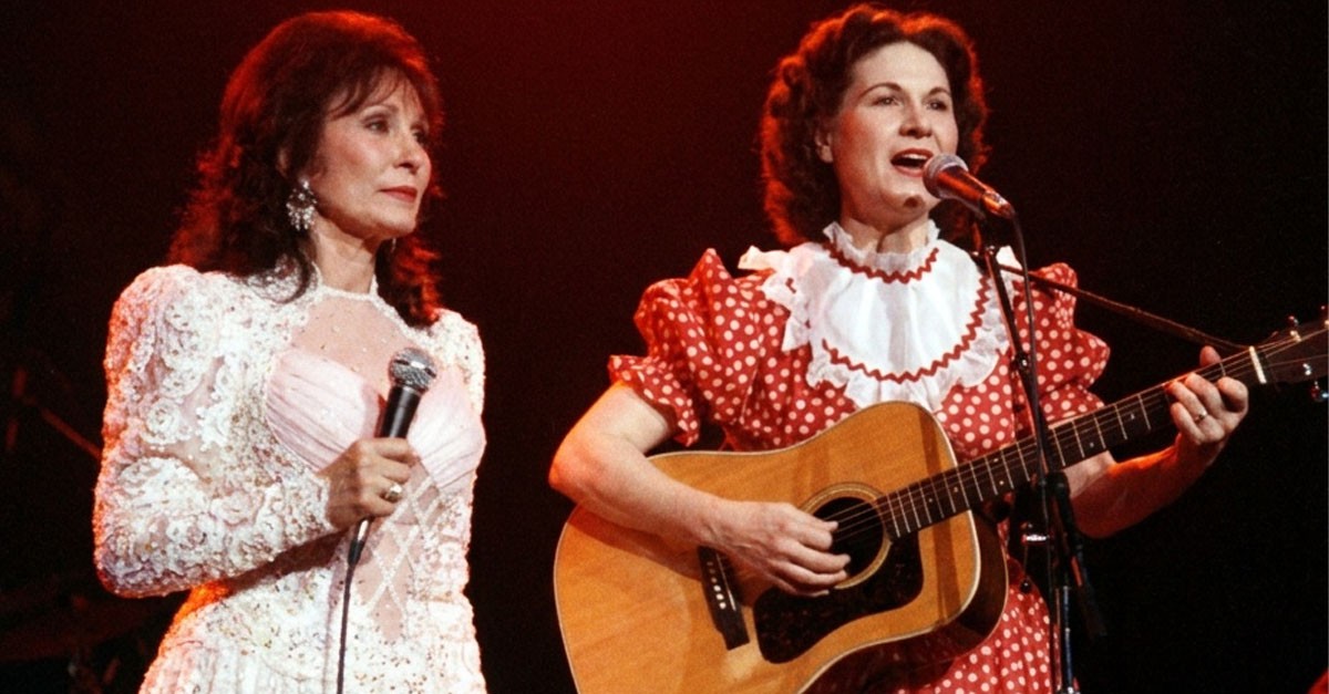 The Emotional Farewell: Kitty Wells and the Last Standing Ovation at Hendersonville Church of Christ