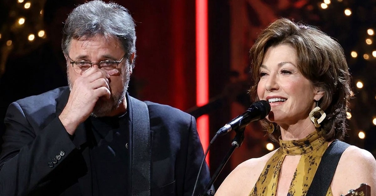 When Vince Gill Couldn’t Finish Dolly Parton’s Song, the Crowd Did: Thirty-one years of history stood inside those lyrics